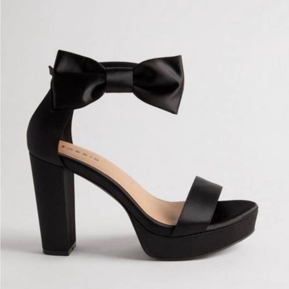 Torrid Bow Platform Tapered Heel